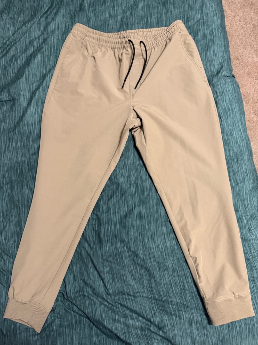 Old Navy Men's Jogger Pants in Light Khaki with Black Drawstring